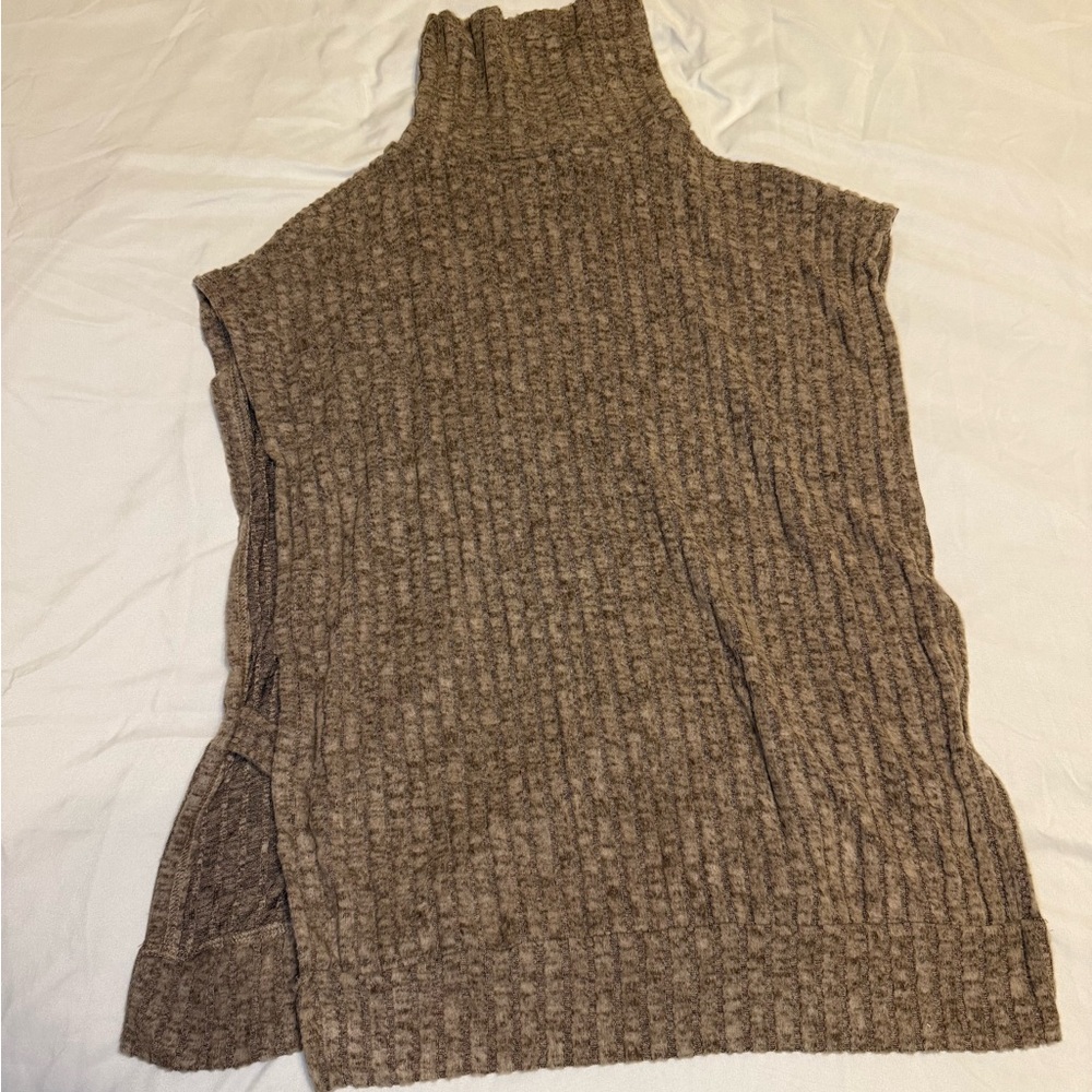 Women’s sleeveless sweater